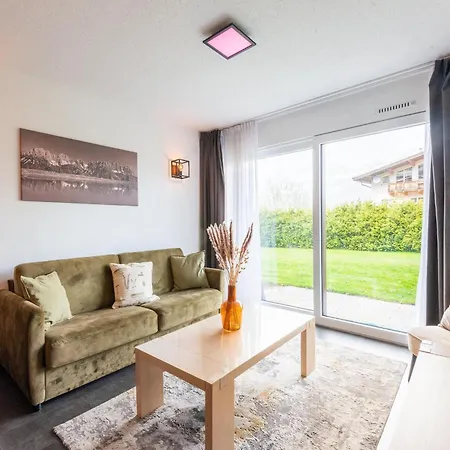 In With Ski-in Access Apartman