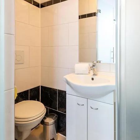 In With Ski-in Access 엘마우