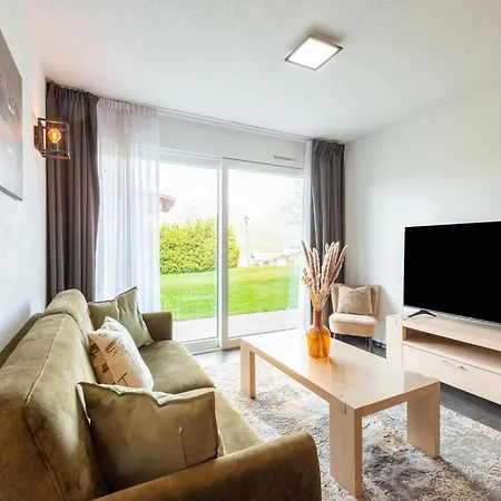 Apartment In With Ski-in Access *